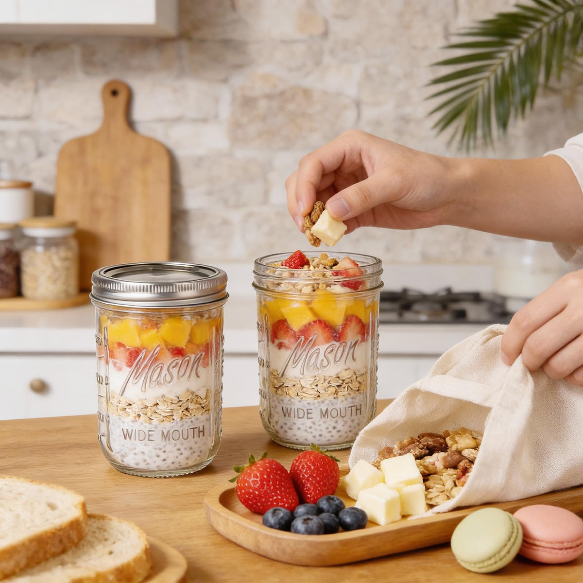12 Pack 16 oz Wide Mouth Glass Mason Jars with Lids U3119
