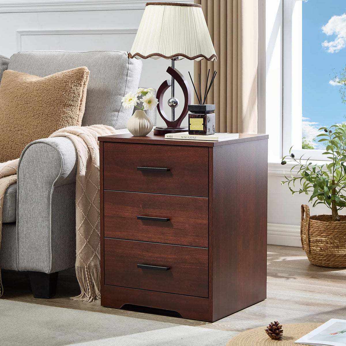 Cherry Wood 3 Drawer Dresser Q296877
