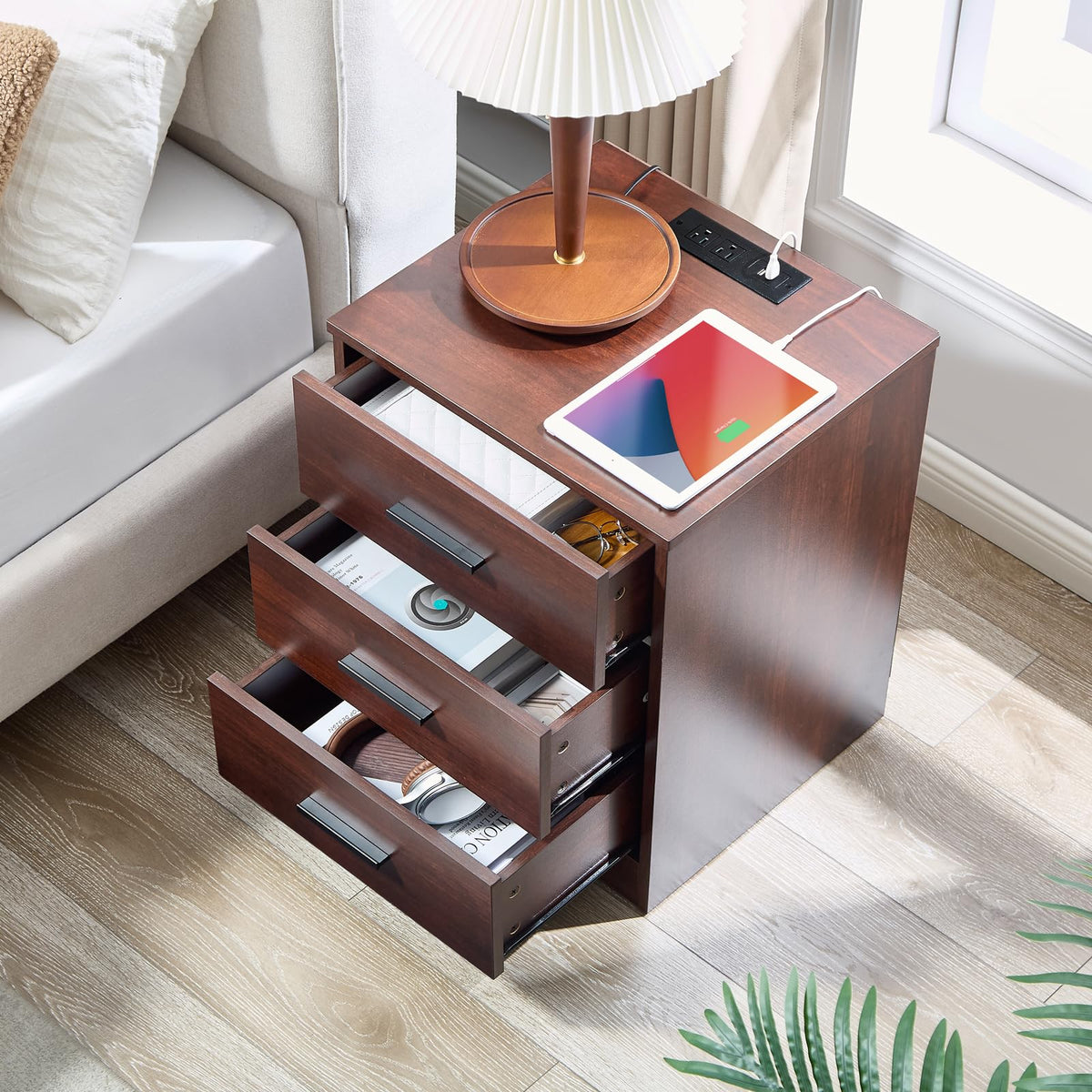 Cherry Wood 3 Drawer Dresser Q296877